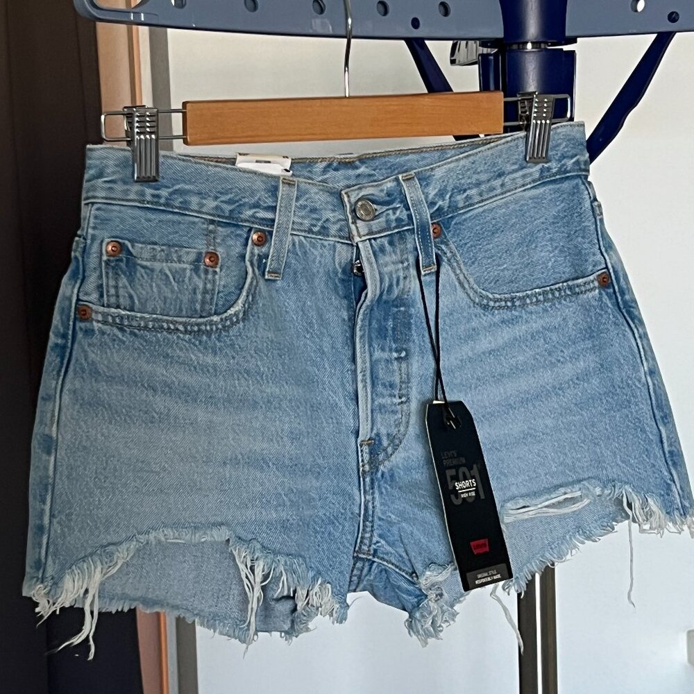 NWT Levi's 501 Shorts High Rise (size 26)
